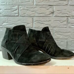 Eileen‎ Fisher Irwin Distressed Suede size 6.5 Black Dressy casual Booties